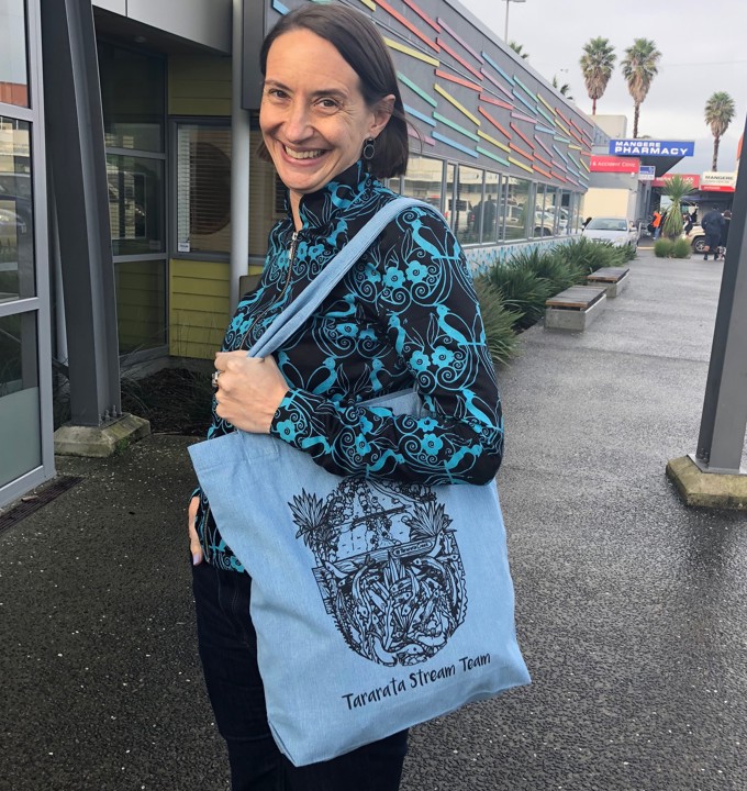 Hanna Scott with the Tararata Stream Team tote bags