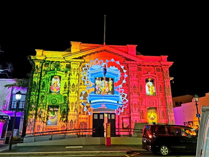 Colours of renewal light up landmarks for Diwali Festival (3)