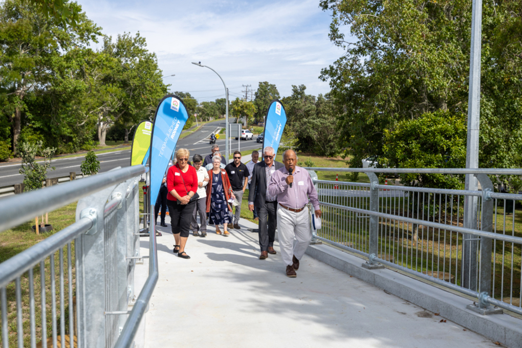 New footbridge opens in Wellsford image 2