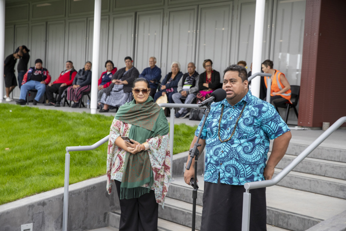 38 391820 Chair Apulu And Lotu Fuli