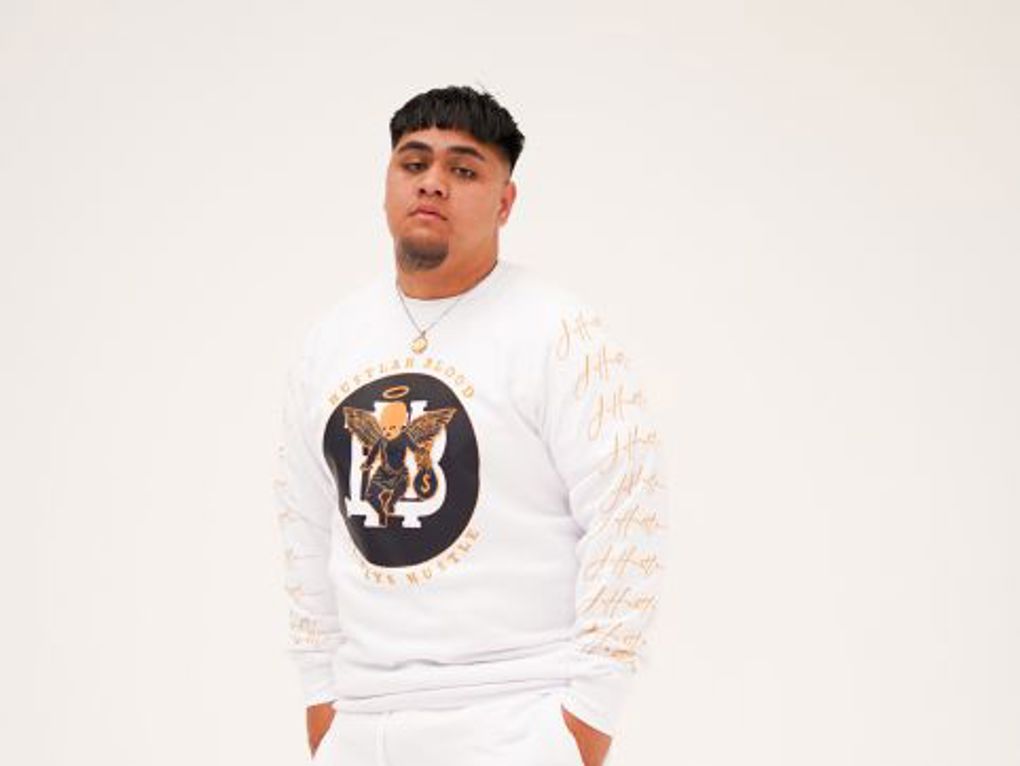 J Hu$Tle 482X362
