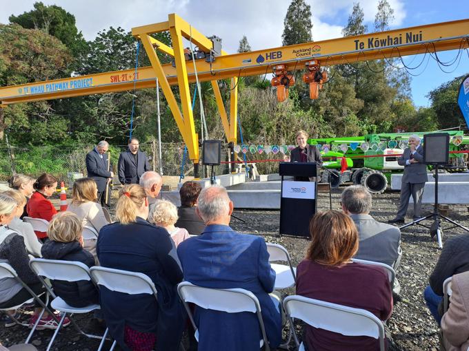 Te Whau Pathway image 1