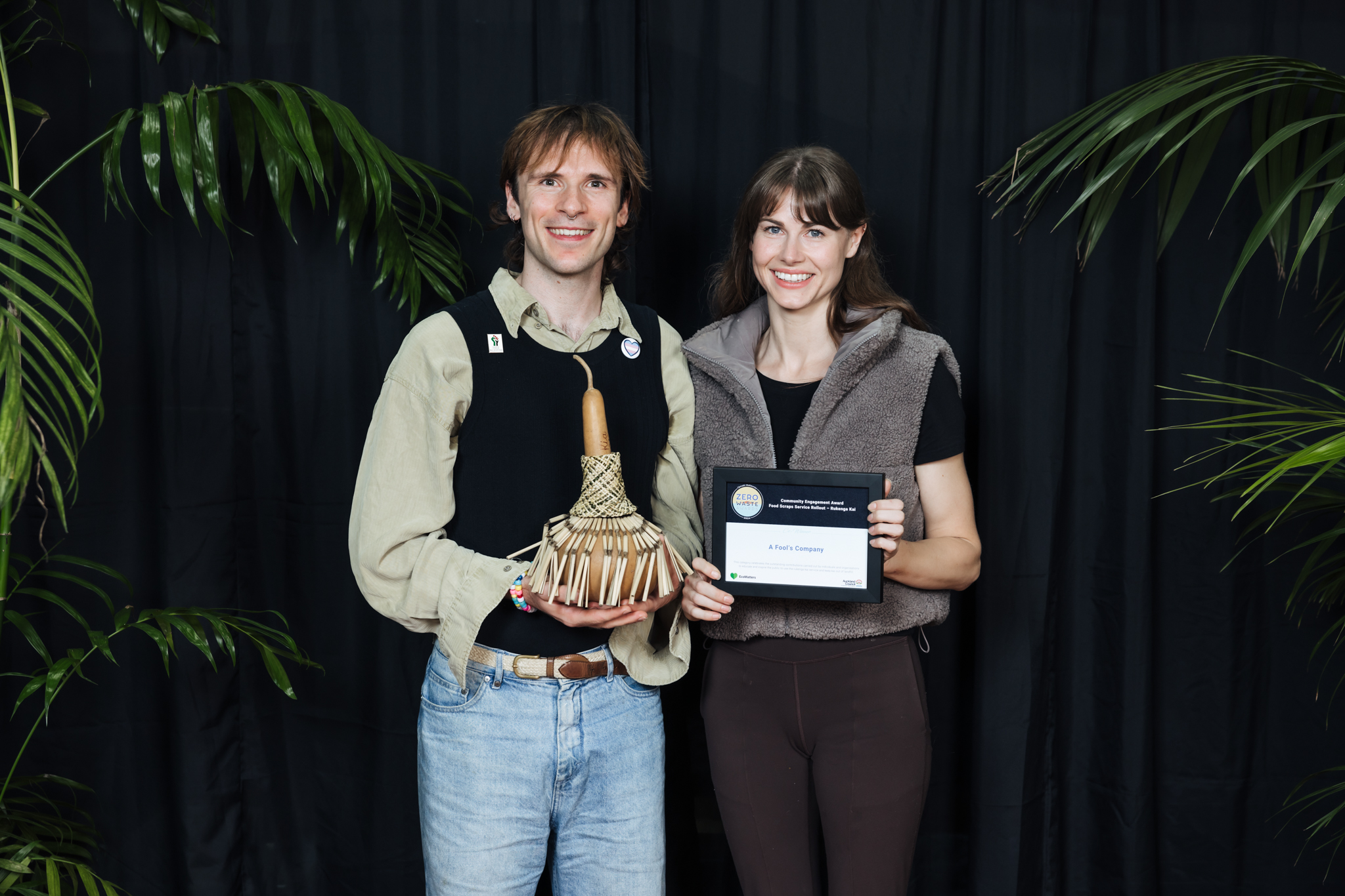 L-R: George Shead and Melissa Cameron of A Fool’s Company, joint-winner of the Community Engagement – Food Scraps Service Rollout  – Rukenga kai award.