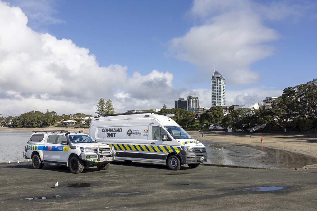 Auckland Emergency Management cars on North Shore