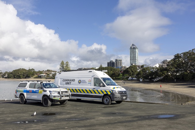 Auckland Emergency Management cars on North Shore