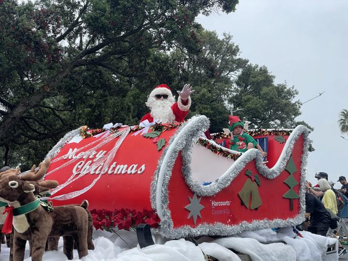 Devonport Santa Float 2MB_hvvpwdpy.jpeg