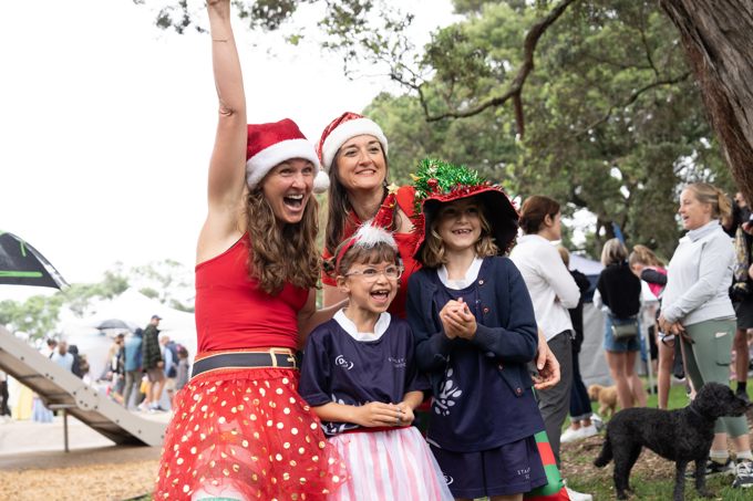 2MB Stanley Bay School mums and girls Devonport Santa Parade-096_ehnf2ohg.jpeg
