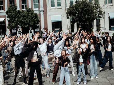 24 K Pop In The Square