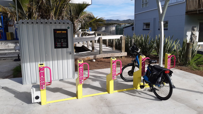 Locky Dock With Bike