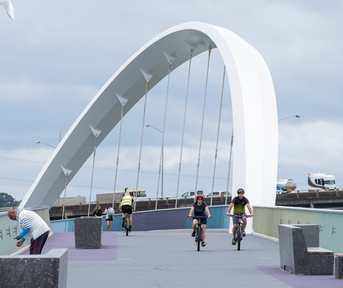 Ngā Hau Māngere Bridge