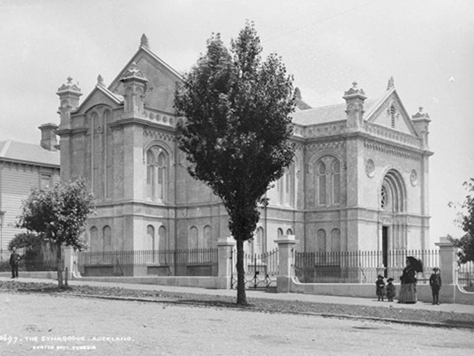 Sub 9 Waliking Tour Of Historic Jewish Auckland