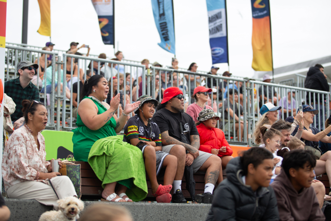 Pasifika whānau at Manu bombing championship