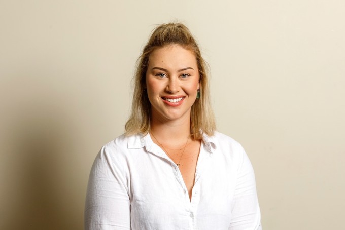 Teresa Poli Headshot