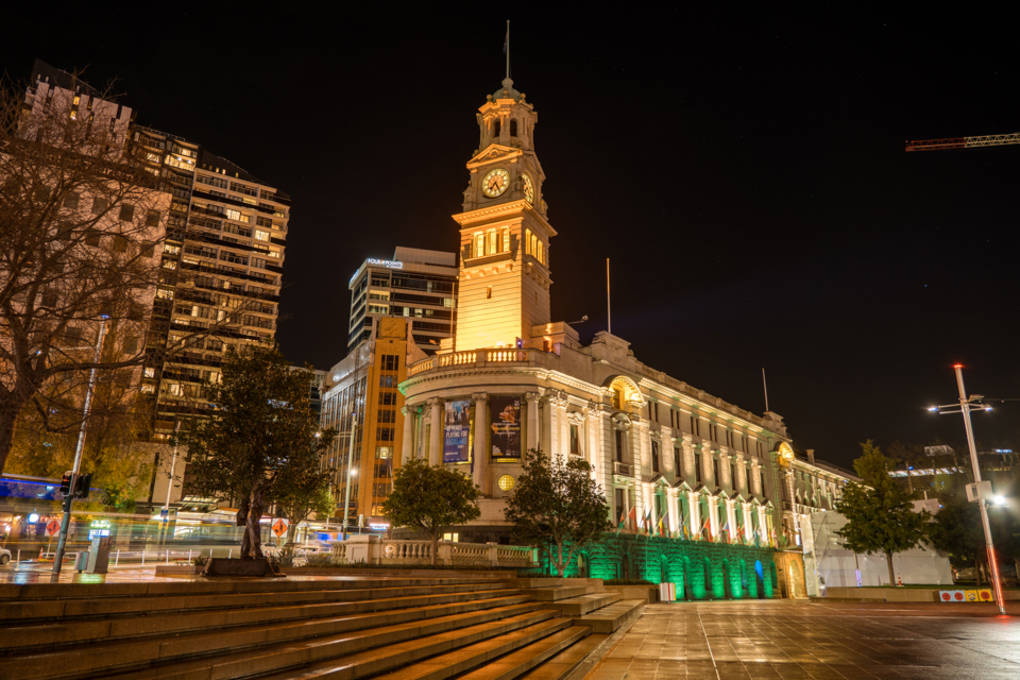 Auckland Town Hall by night