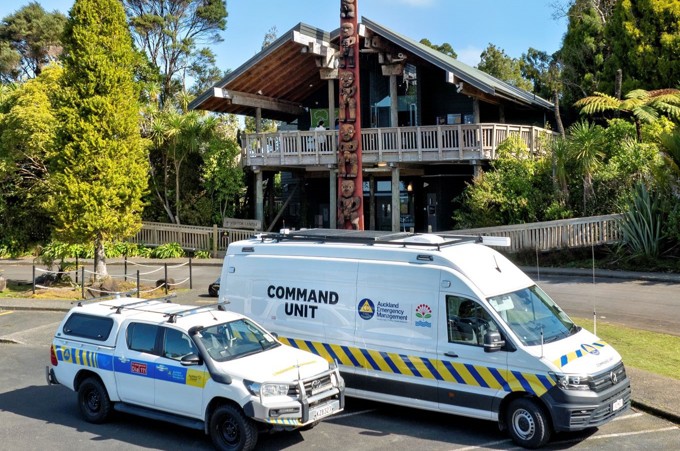 AEM vehicles outside Arataki Visitor Centre