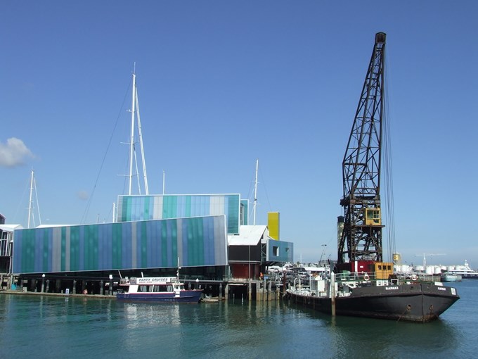 Steam crane makes way for Hobson wharf improvements