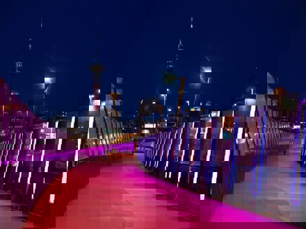 Kahukura Taawhana Ki Te Rangi He Poro Whakahakoko