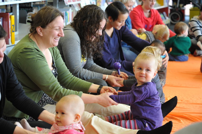 Wriggle & Rhyme Facebook_3mm4sgpx.jpg