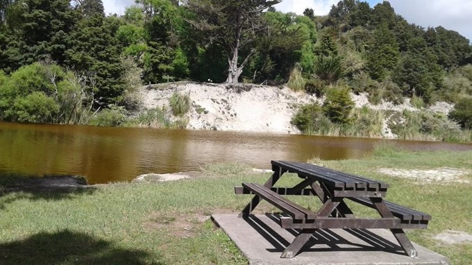 Residents advised not to swim in Warkworth quarry lake (1)